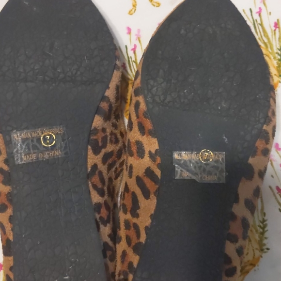 Cheetah print shoes - Picture 3 of 3